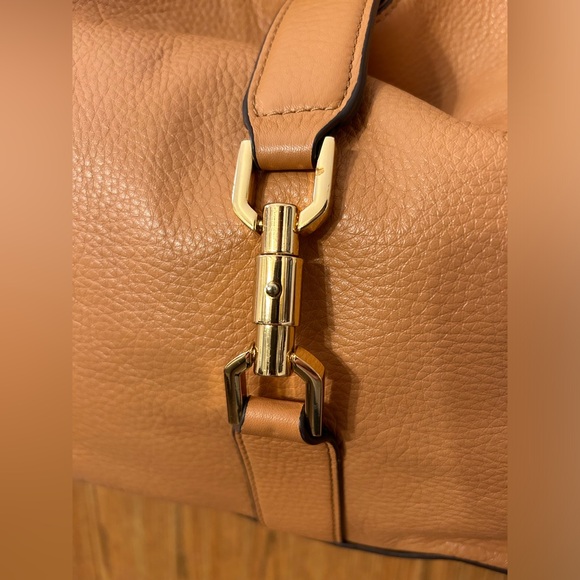 G.I.L.I. Genuine Leather Hobo w/ Gold Hardware - Picture 6 of 13